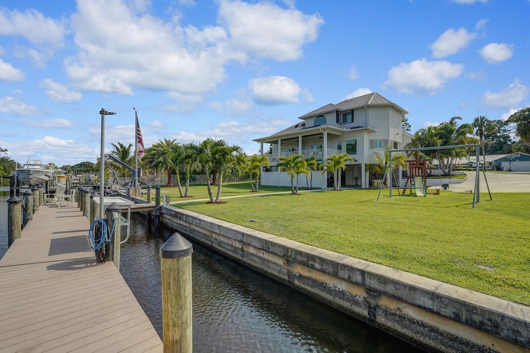 For Sale: $1,695,000 (3 beds, 2 baths, 2493 Square Feet)