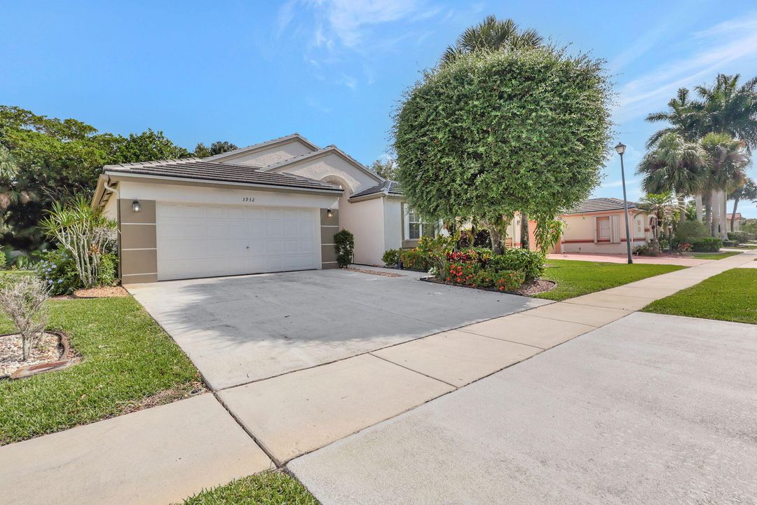 For Sale: $450,000 (3 beds, 2 baths, 1772 Square Feet)