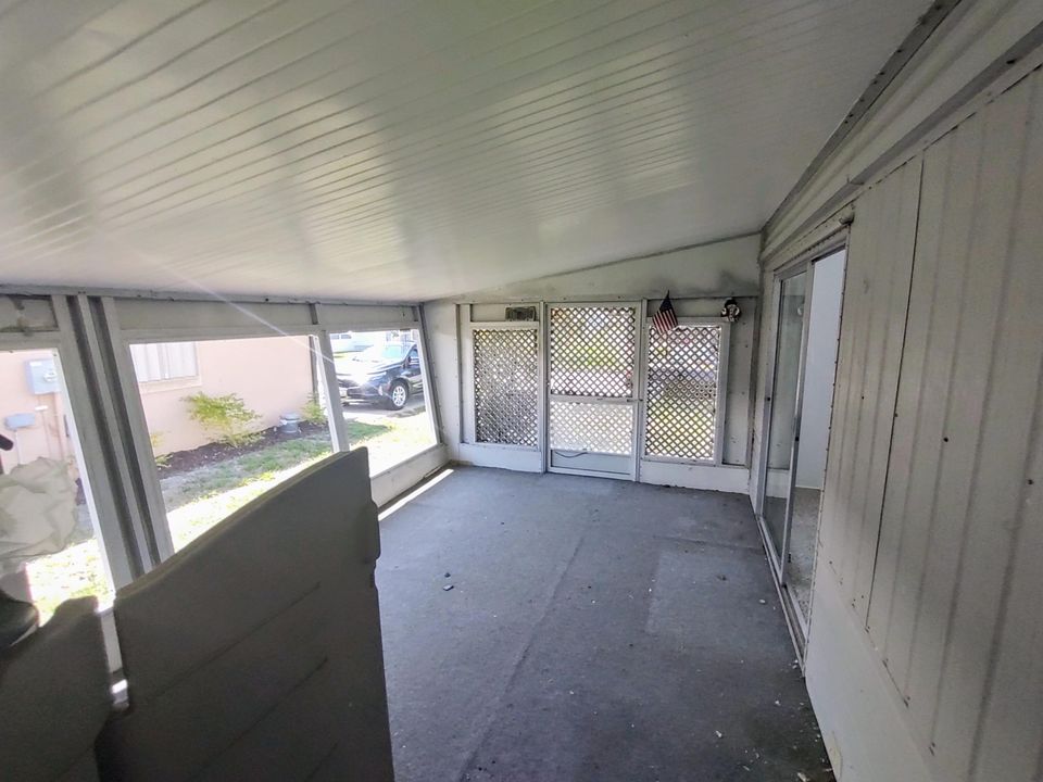 For Sale: $20,500 (2 beds, 2 baths, 1000 Square Feet)