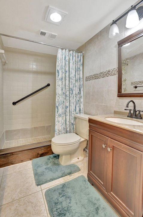 待售: $269,000 (2 贝兹, 2 浴室, 1365 平方英尺)