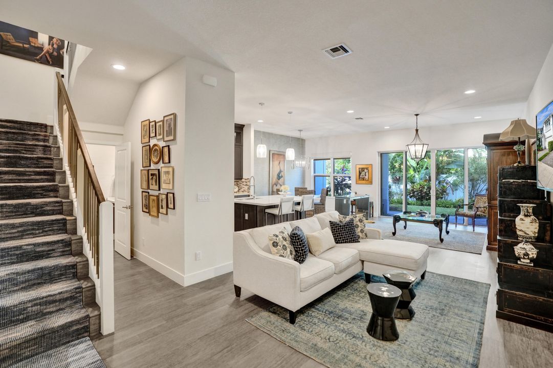 Active With Contract: $4,500 (3 beds, 2 baths, 2144 Square Feet)