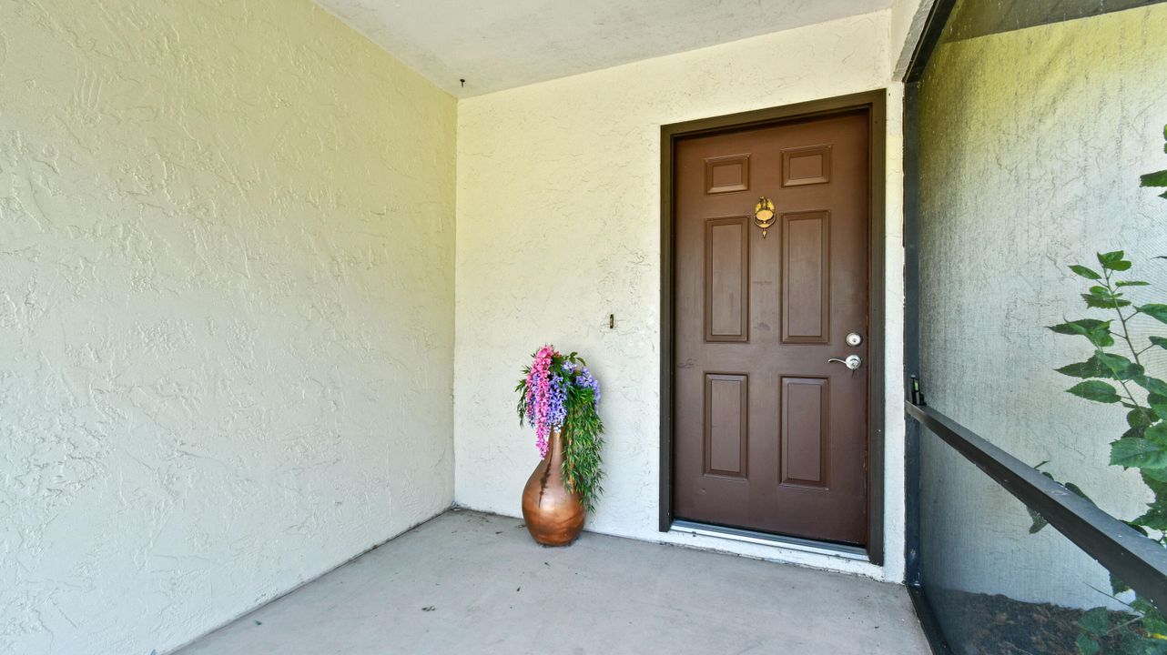 Active With Contract: $2,500 (3 beds, 2 baths, 1264 Square Feet)