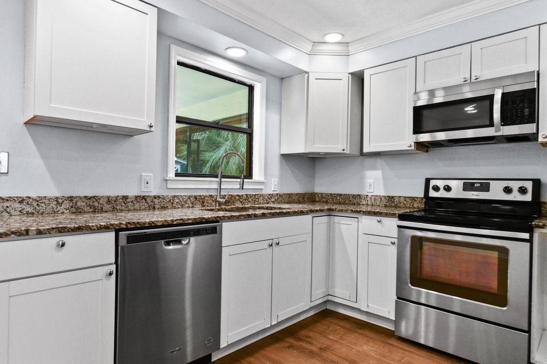 Active With Contract: $2,500 (3 beds, 2 baths, 1264 Square Feet)