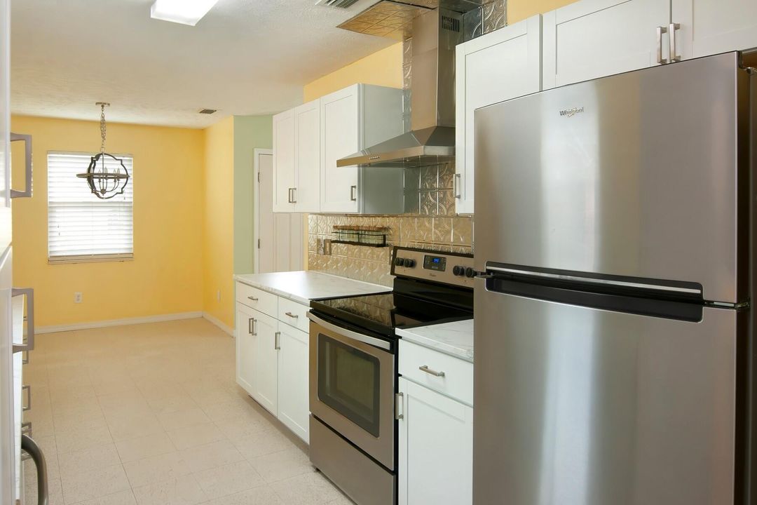 For Sale: $265,000 (3 beds, 1 baths, 1106 Square Feet)