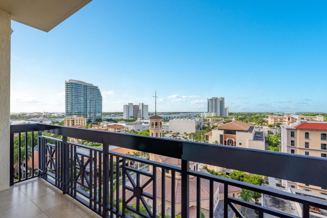 For Sale: $1,050,000 (2 beds, 2 baths, 1333 Square Feet)