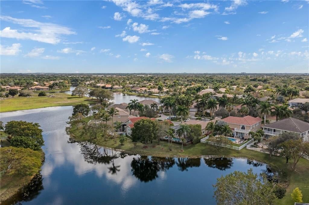 For Sale: $1,190,000 (3 beds, 2 baths, 2747 Square Feet)