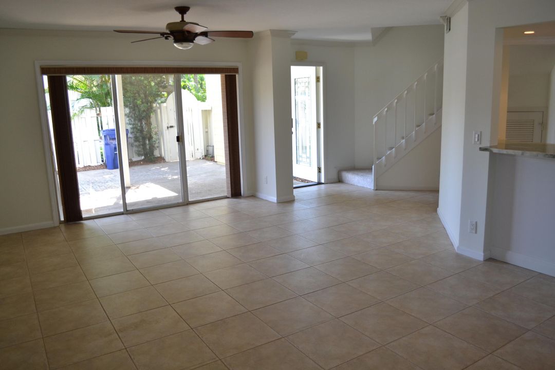 Active With Contract: $2,800 (2 beds, 2 baths, 1250 Square Feet)