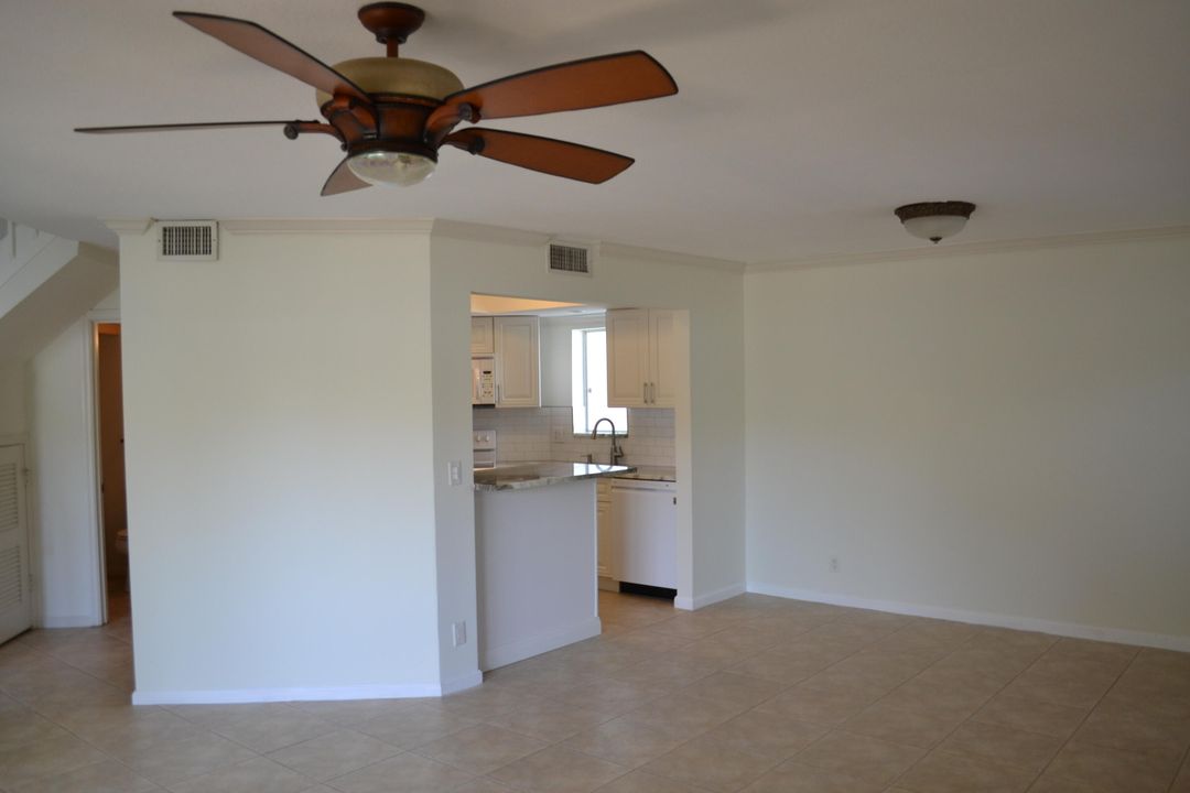 Active With Contract: $2,800 (2 beds, 2 baths, 1250 Square Feet)