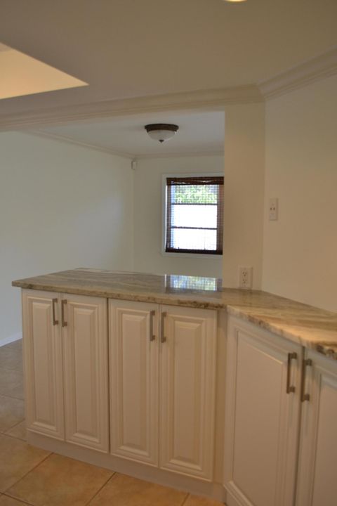 Active With Contract: $2,800 (2 beds, 2 baths, 1250 Square Feet)