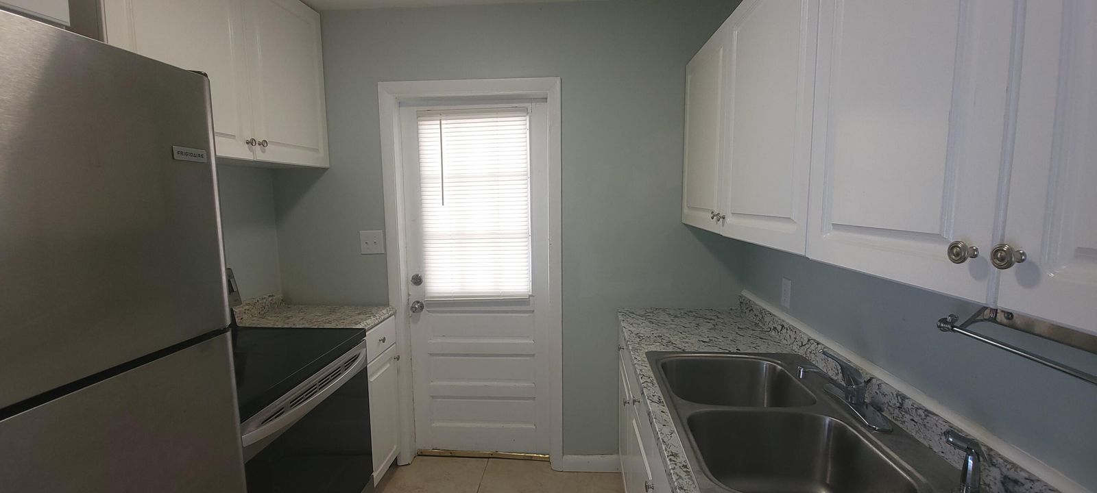 For Rent: $1,600 (2 beds, 1 baths, 780 Square Feet)