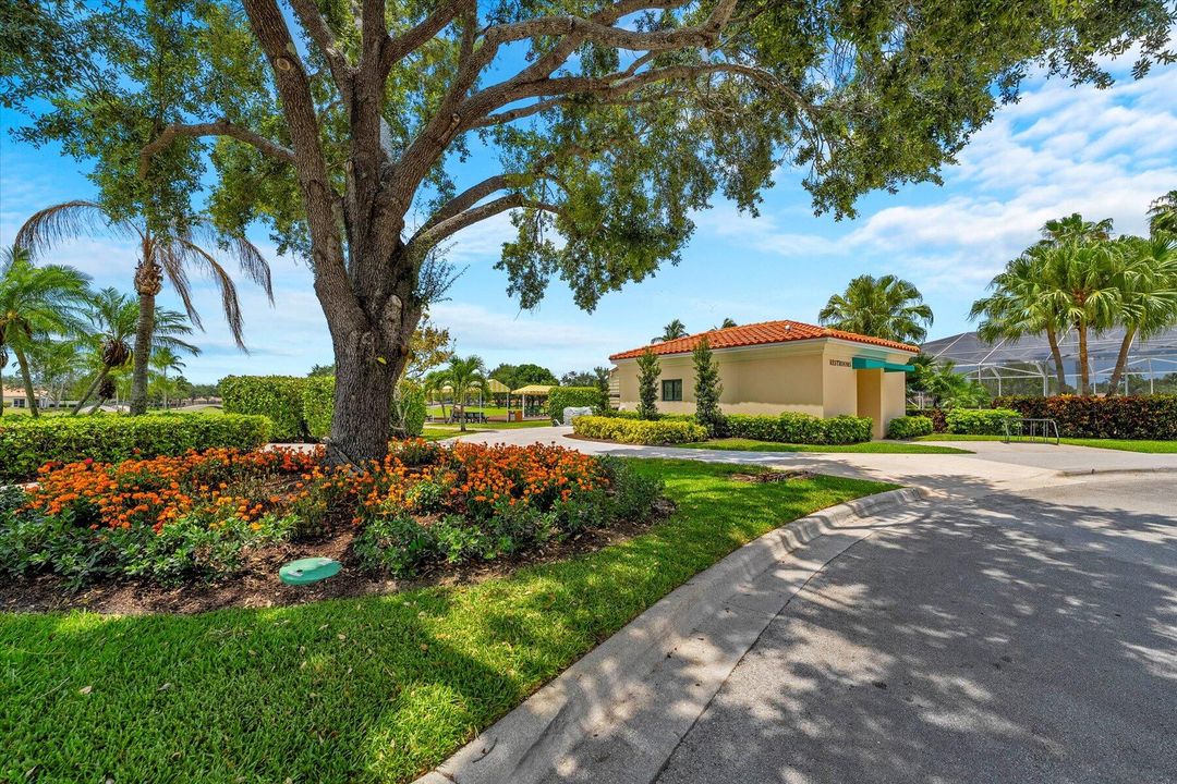 For Sale: $649,000 (3 beds, 2 baths, 2001 Square Feet)