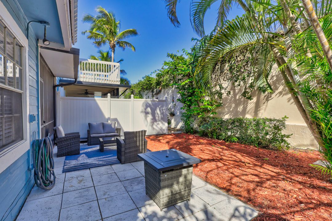 Active With Contract: $799,000 (4 beds, 2 baths, 1904 Square Feet)