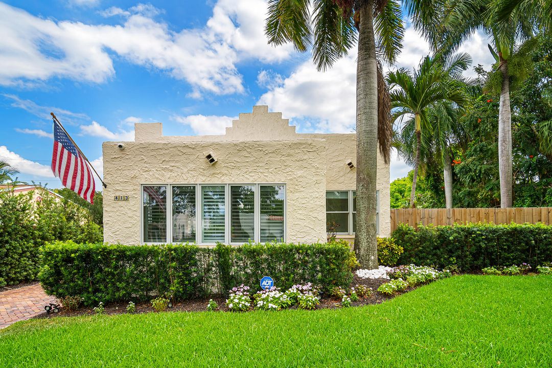 For Sale: $1,275,000 (4 beds, 3 baths, 1841 Square Feet)