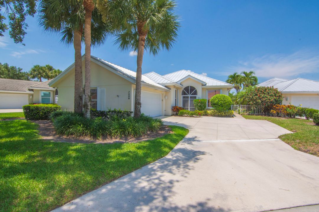 For Sale: $539,000 (3 beds, 2 baths, 1952 Square Feet)