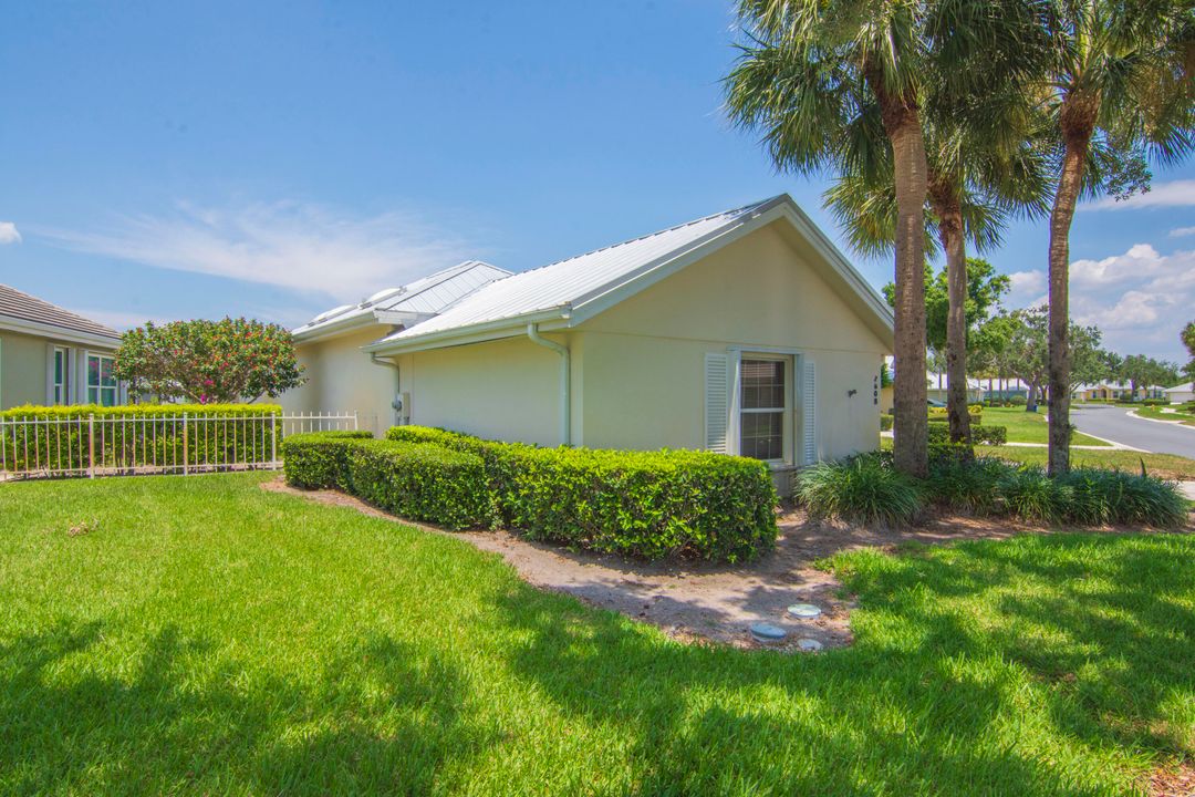 For Sale: $539,000 (3 beds, 2 baths, 1952 Square Feet)