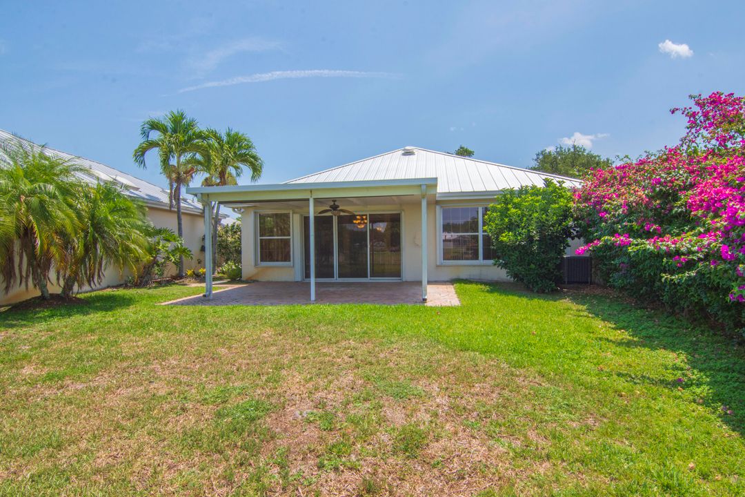 For Sale: $539,000 (3 beds, 2 baths, 1952 Square Feet)