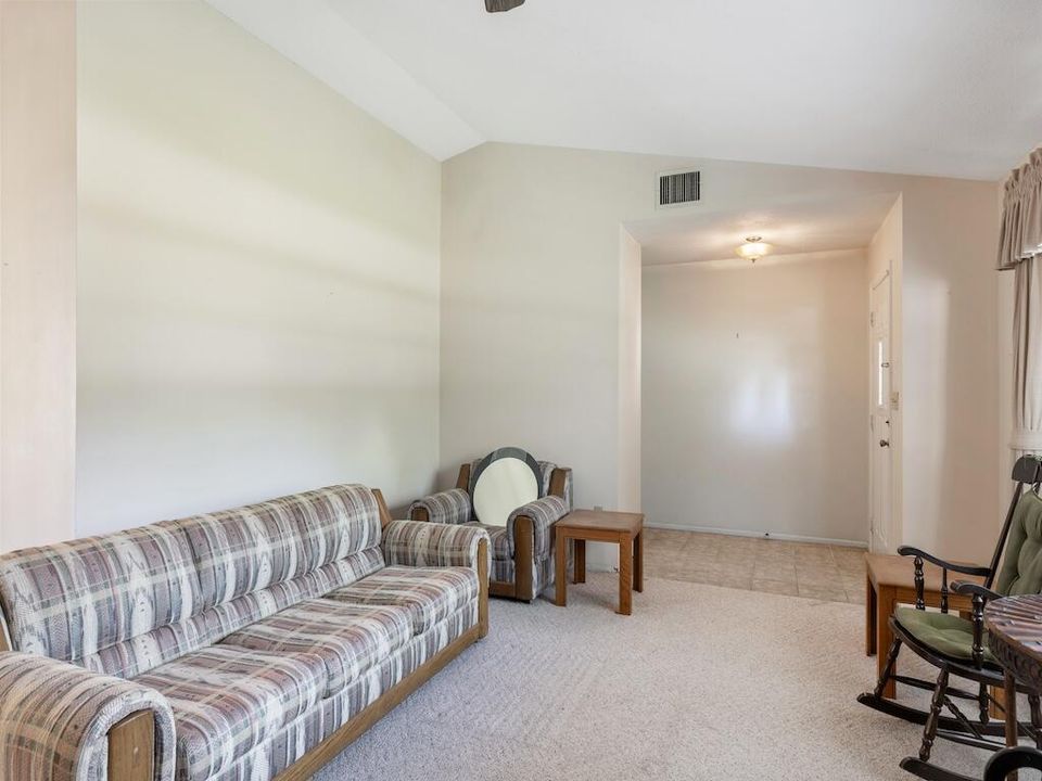 For Sale: $339,900 (3 beds, 2 baths, 1781 Square Feet)