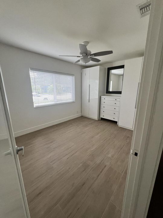 For Rent: $3,200 (2 beds, 3 baths, 1170 Square Feet)