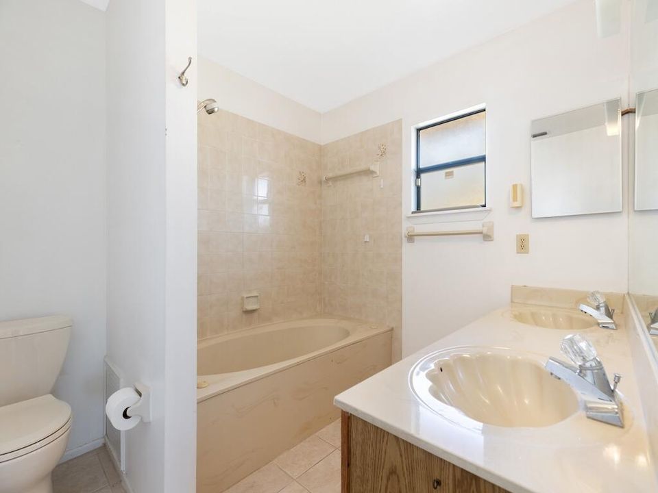 For Sale: $339,900 (3 beds, 2 baths, 1781 Square Feet)