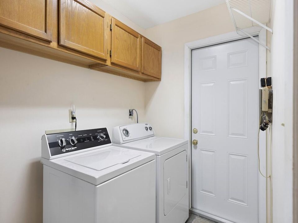 For Sale: $339,900 (3 beds, 2 baths, 1781 Square Feet)