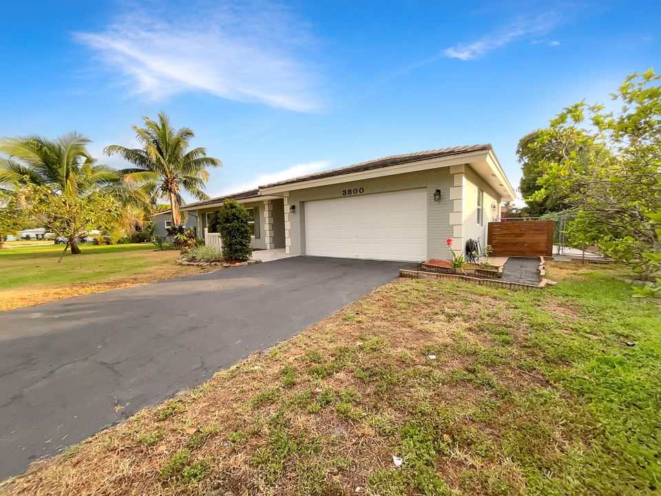 For Sale: $593,000 (3 beds, 2 baths, 1857 Square Feet)