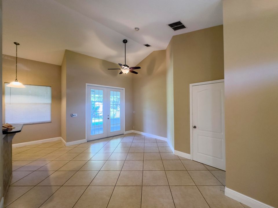 For Sale: $399,000 (3 beds, 2 baths, 1940 Square Feet)