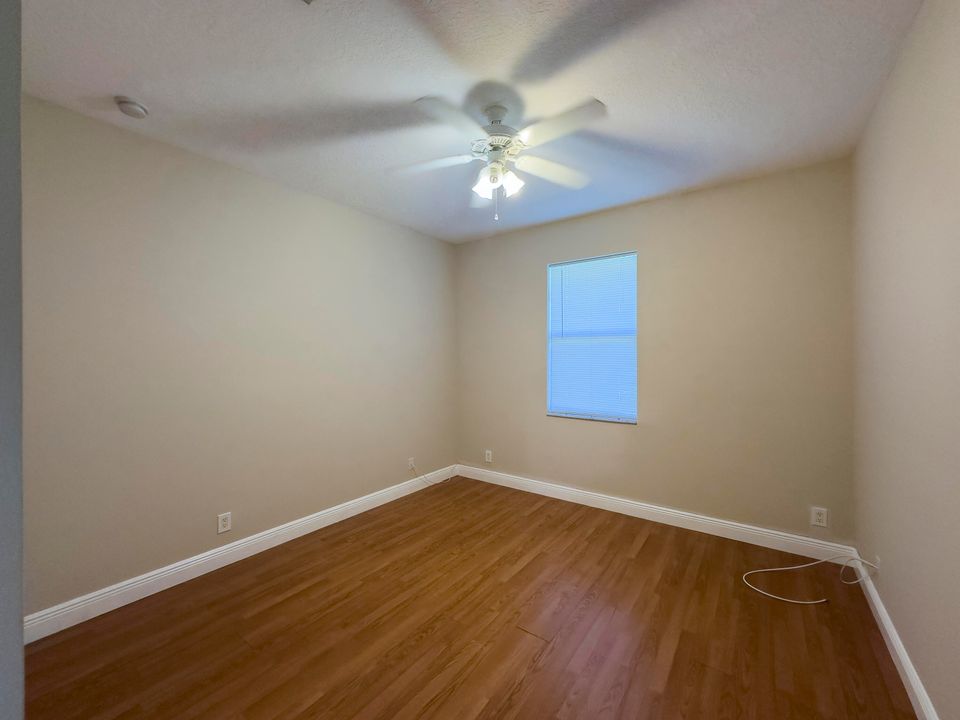Active With Contract: $385,000 (3 beds, 2 baths, 1940 Square Feet)