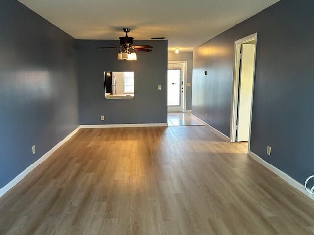 Active With Contract: $138,000 (1 beds, 1 baths, 722 Square Feet)