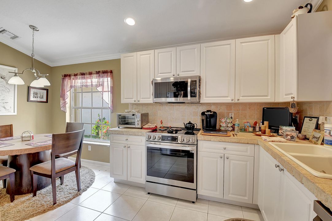 Active With Contract: $499,000 (3 beds, 2 baths, 1765 Square Feet)