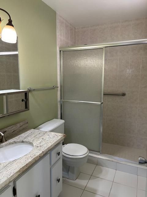 Active With Contract: $138,000 (1 beds, 1 baths, 722 Square Feet)