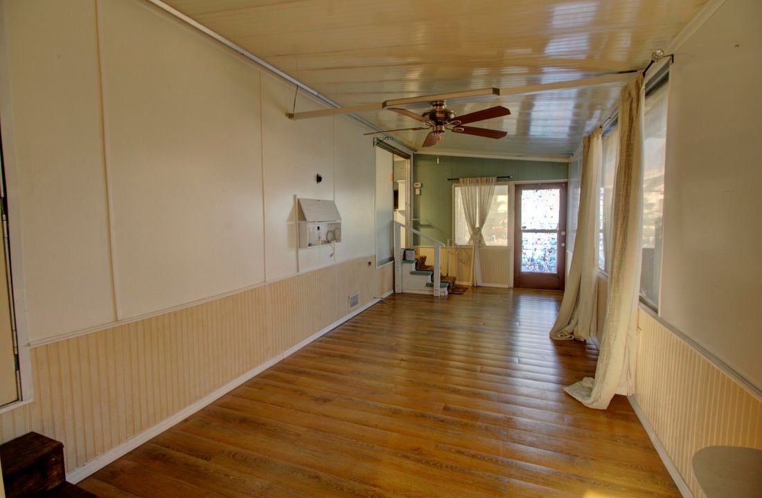 For Sale: $65,000 (1 beds, 1 baths, 626 Square Feet)