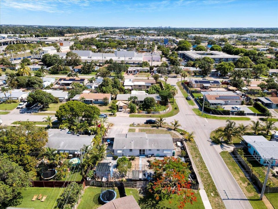 Active With Contract: $439,000 (3 beds, 2 baths, 1414 Square Feet)