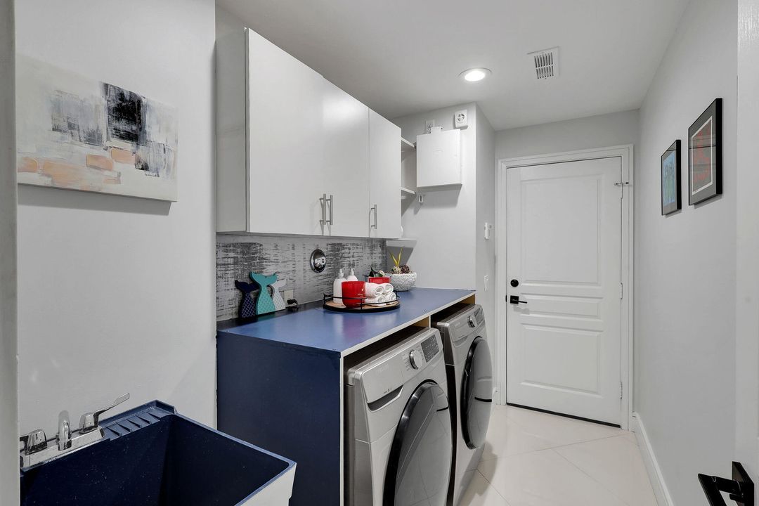 For Sale: $399,000 (2 beds, 2 baths, 1368 Square Feet)