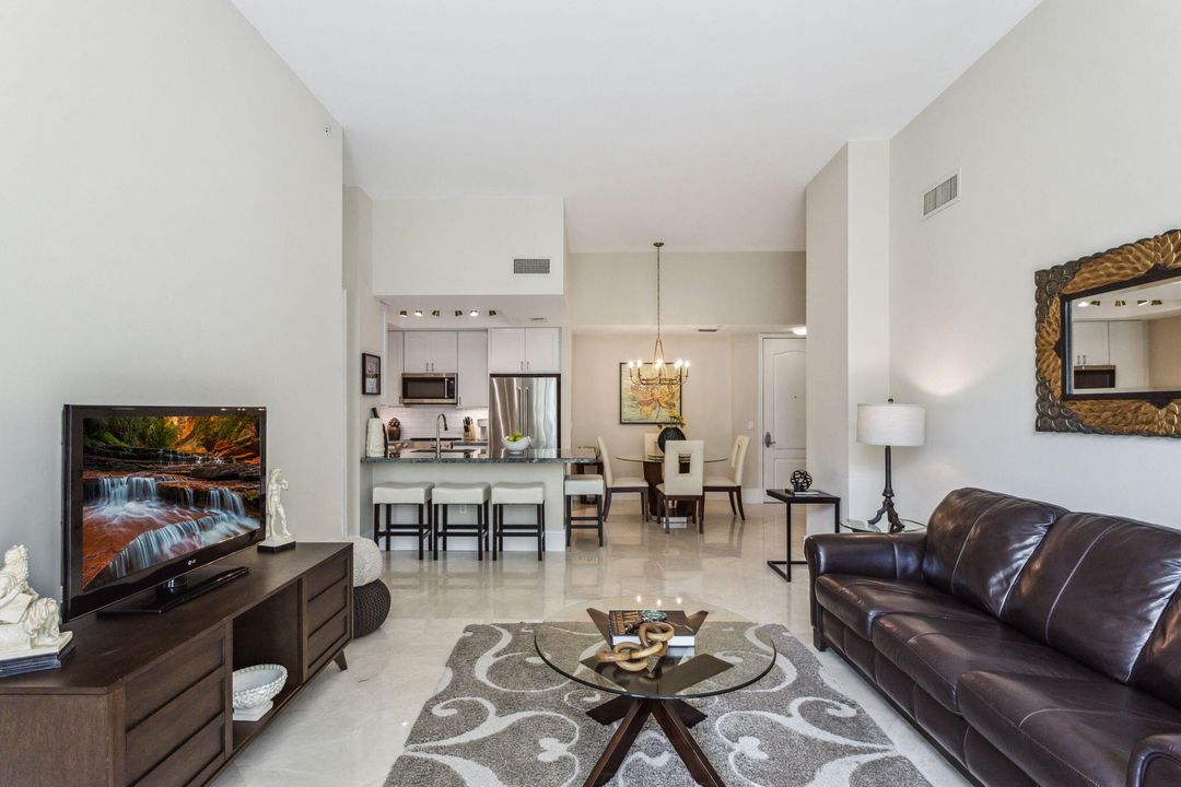 Active With Contract: $819,000 (2 beds, 2 baths, 1310 Square Feet)