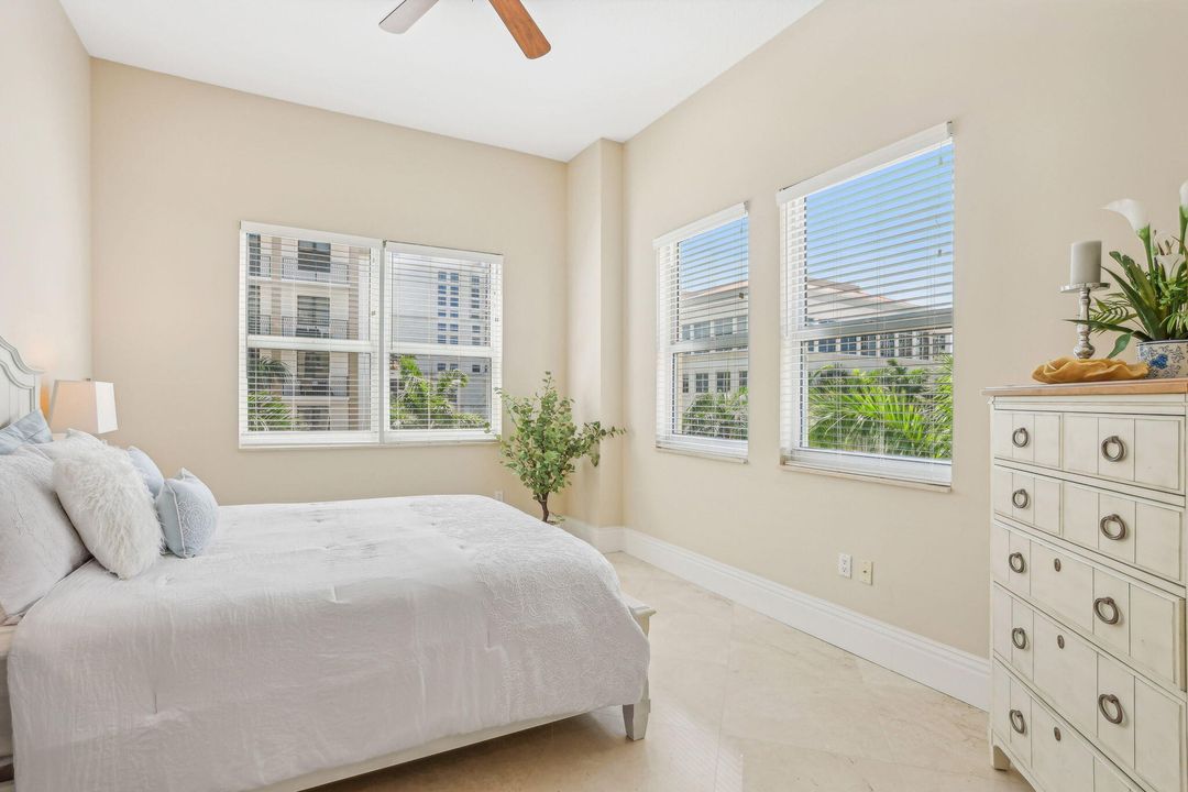 Active With Contract: $819,000 (2 beds, 2 baths, 1310 Square Feet)