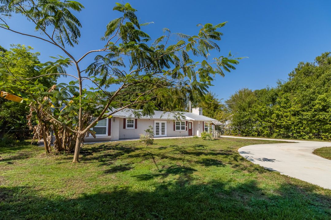 For Sale: $485,000 (3 beds, 2 baths, 1939 Square Feet)