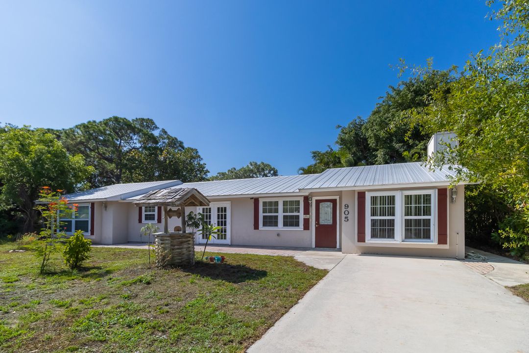 For Sale: $485,000 (3 beds, 2 baths, 1939 Square Feet)