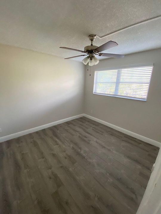 Active With Contract: $2,050 (2 beds, 1 baths, 1000 Square Feet)