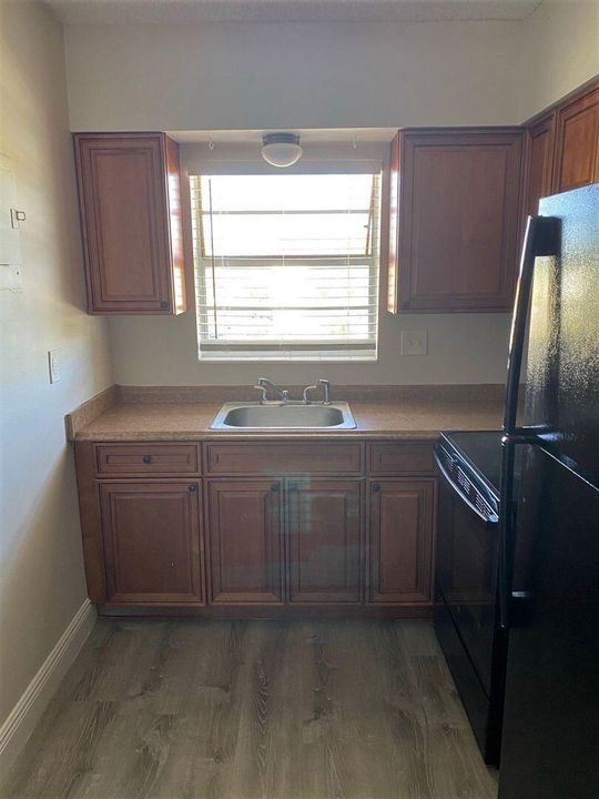For Rent: $1,725 (1 beds, 1 baths, 700 Square Feet)