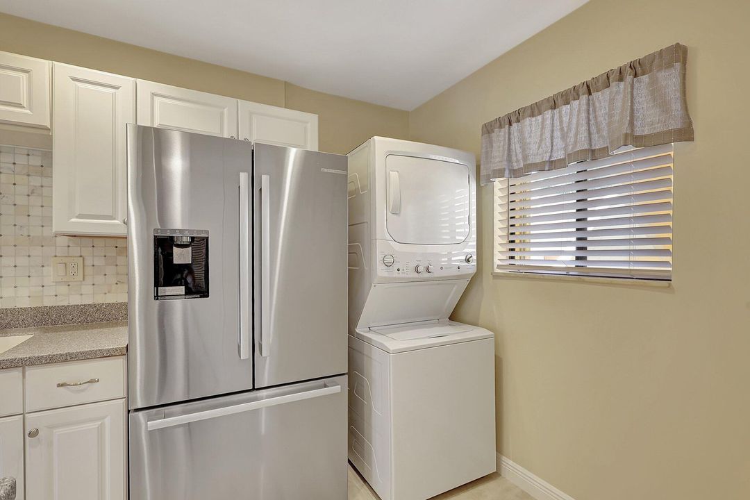 For Sale: $255,000 (2 beds, 2 baths, 1186 Square Feet)