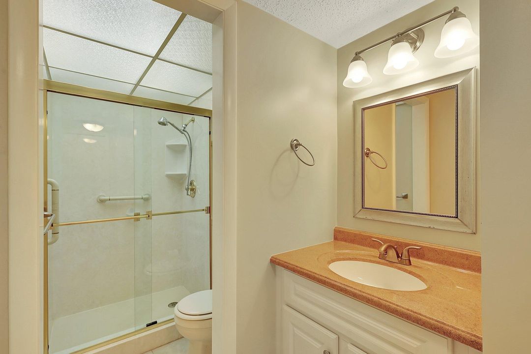 For Sale: $255,000 (2 beds, 2 baths, 1186 Square Feet)