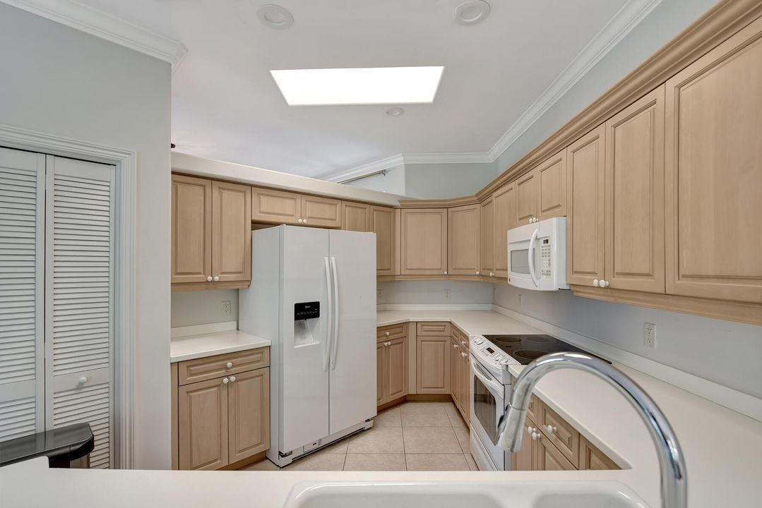 For Sale: $624,900 (2 beds, 2 baths, 1889 Square Feet)