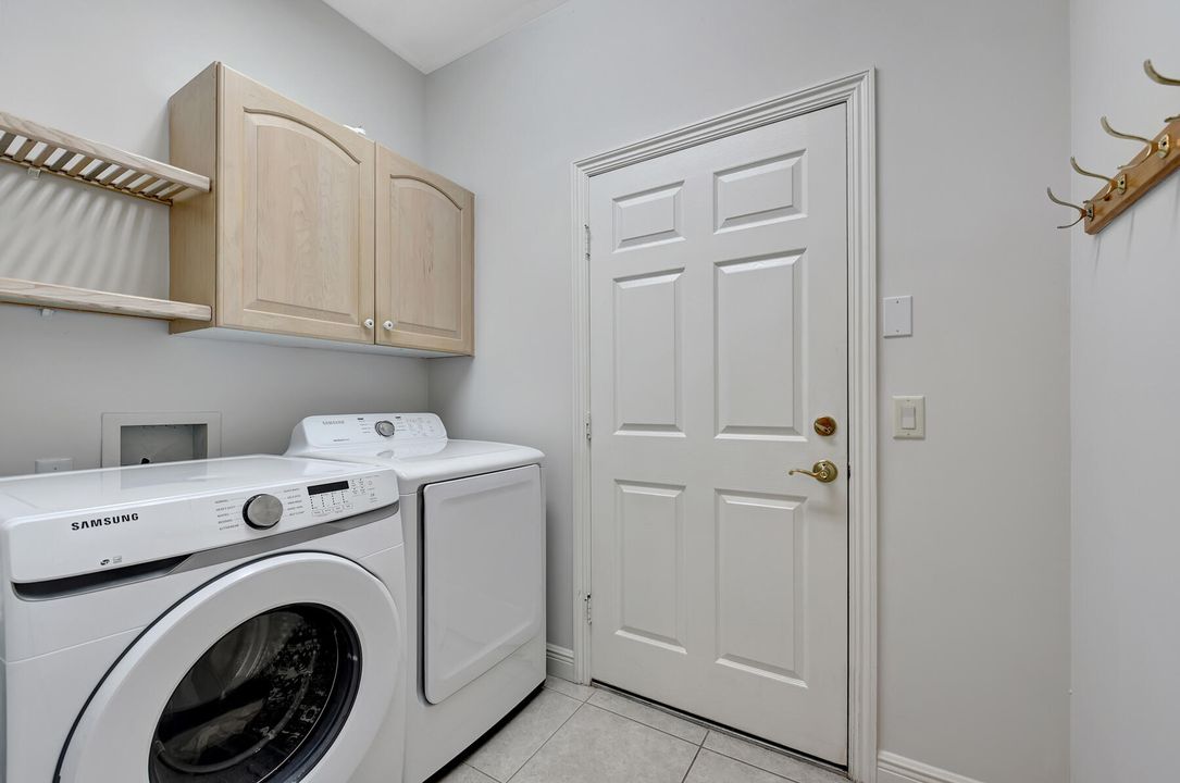 For Sale: $624,900 (2 beds, 2 baths, 1889 Square Feet)