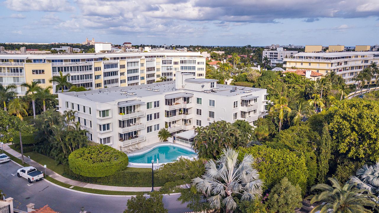 For Sale: $2,600,000 (2 beds, 2 baths, 1200 Square Feet)