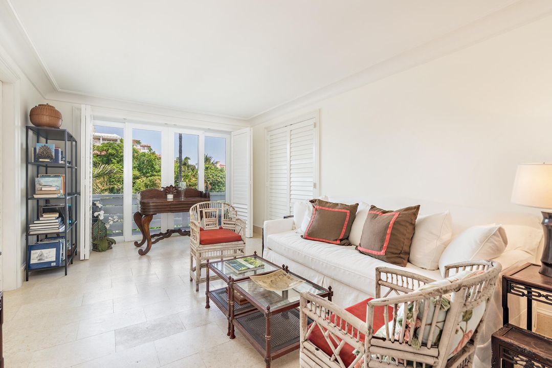 For Sale: $2,600,000 (2 beds, 2 baths, 1200 Square Feet)