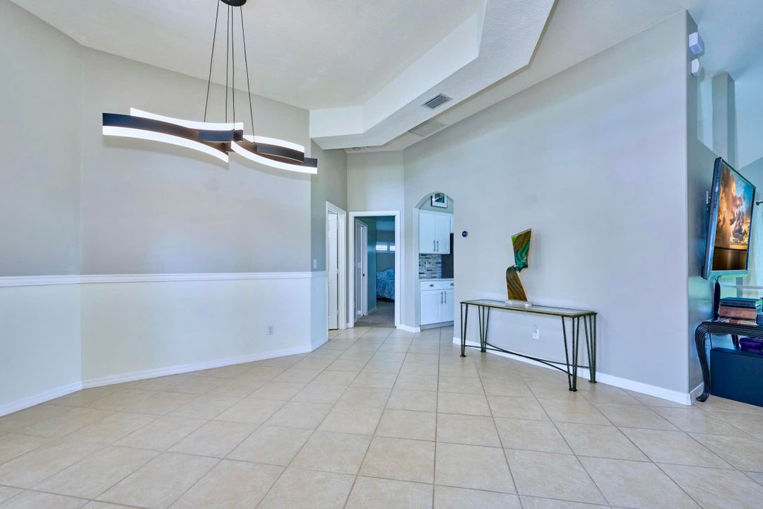 For Sale: $495,000 (3 beds, 2 baths, 2004 Square Feet)