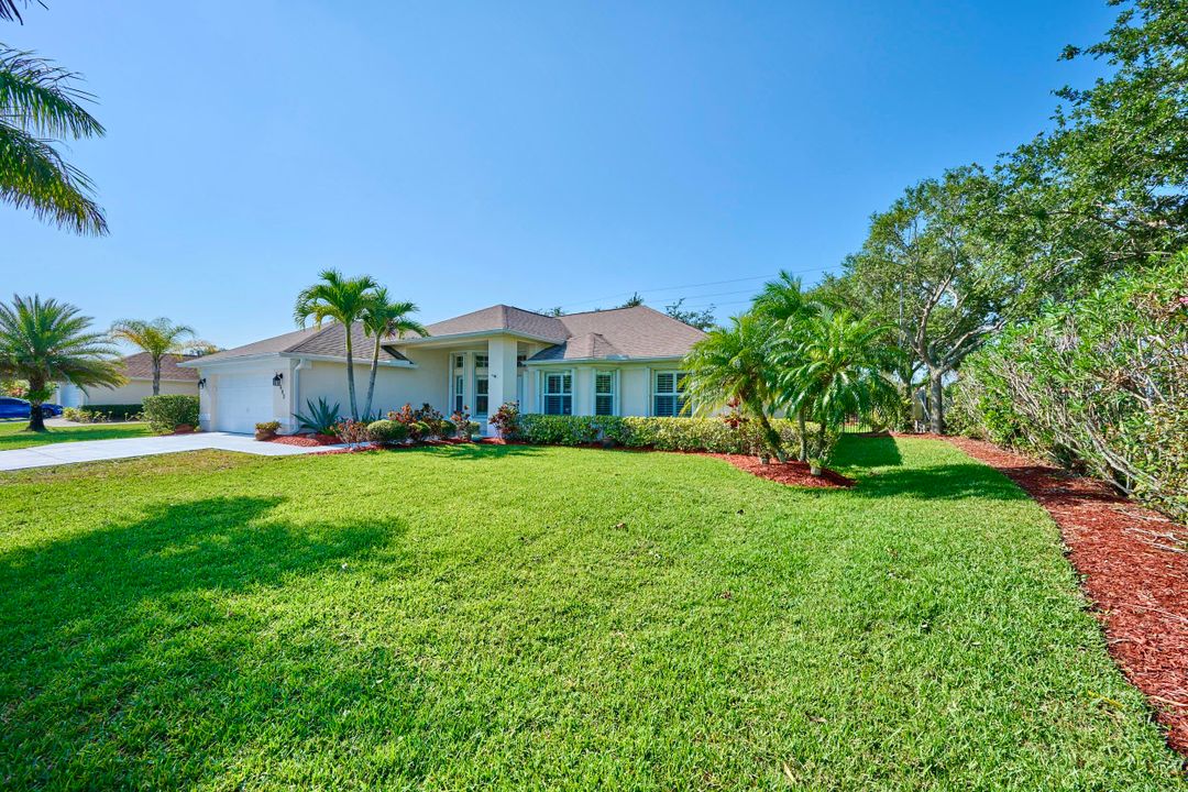 For Sale: $495,000 (3 beds, 2 baths, 2004 Square Feet)