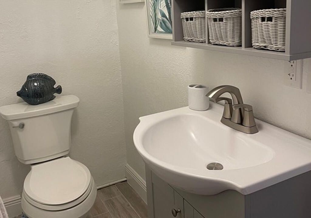 For Rent: $1,800 (1 beds, 1 baths, 676 Square Feet)