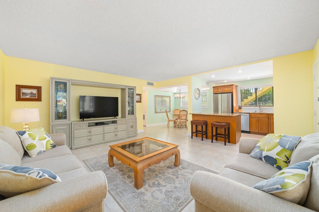 Recently Sold: $239,000 (2 beds, 2 baths, 1100 Square Feet)