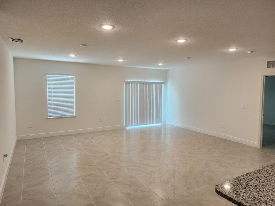 Active With Contract: $2,800 (4 beds, 2 baths, 2059 Square Feet)